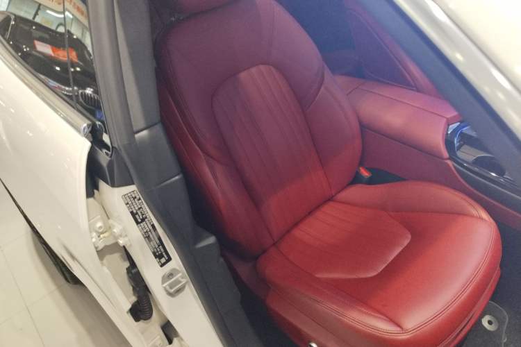 Used Maserati Levante 2022 2.0T GT Sharp Edition Right Front Seat