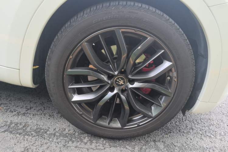 Used Maserati Levante 2022 2.0T GT Sharp Edition Right Front Wheel Hub