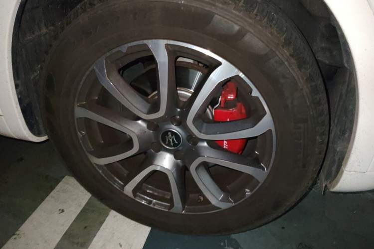 Used Maserati Levante 2022 2.0T GT Sharp Edition Right Front Wheel Hub