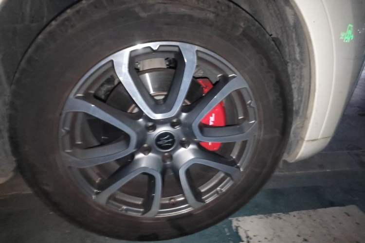 Used Maserati Levante 2022 2.0T GT Sharp Edition Right Front Wheel Hub
