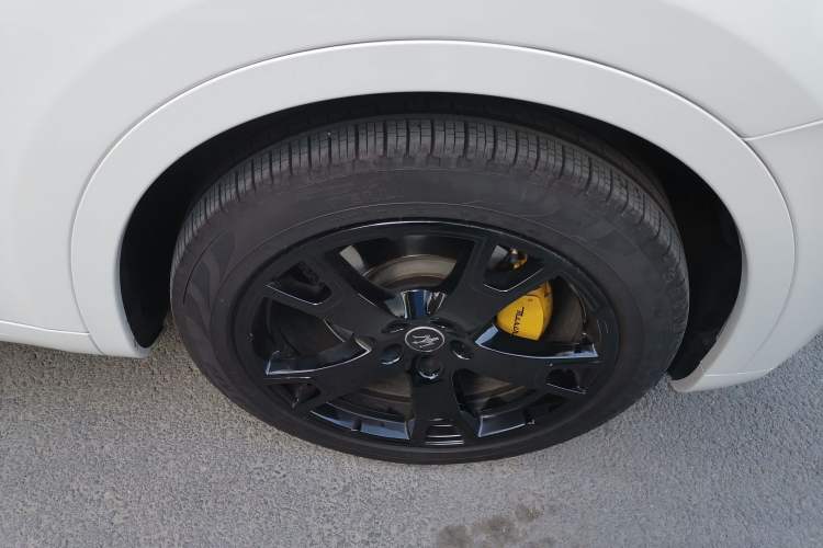 Used Maserati Levante 2022 2.0T GT Sharp Edition Right Front Wheel Hub