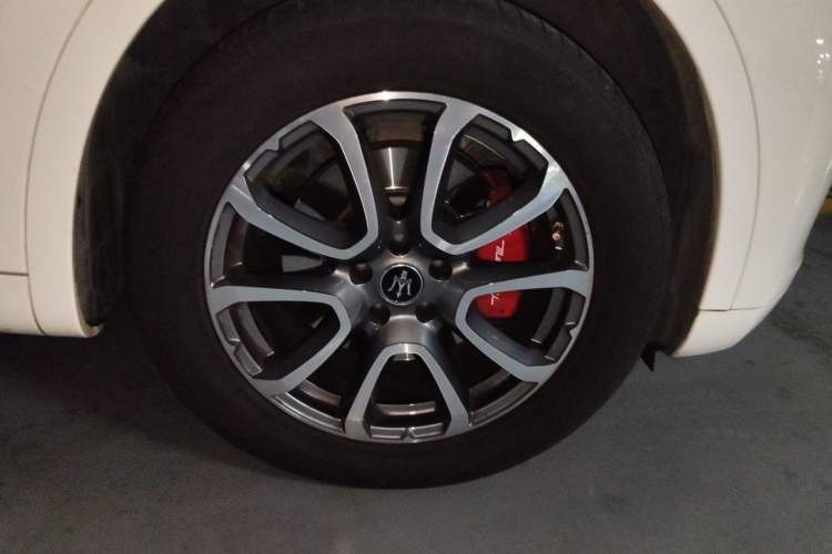 Used Maserati Levante 2022 2.0T GT Sharp Edition Right Front Wheel Hub