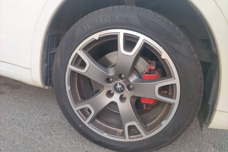 Used Maserati Levante 2022 3.0T Modena Right Front Wheel Hub