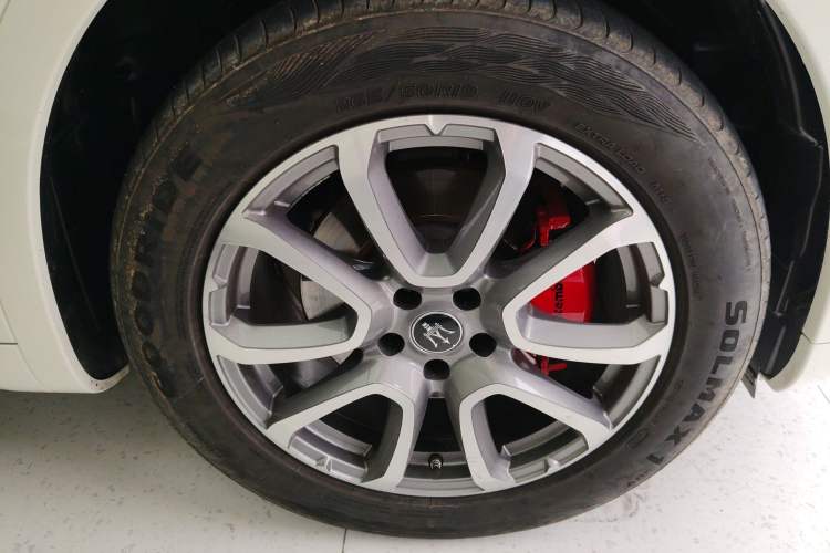 Used Maserati Levante 2022 2.0T GT Sharp Edition Right Front Wheel Hub