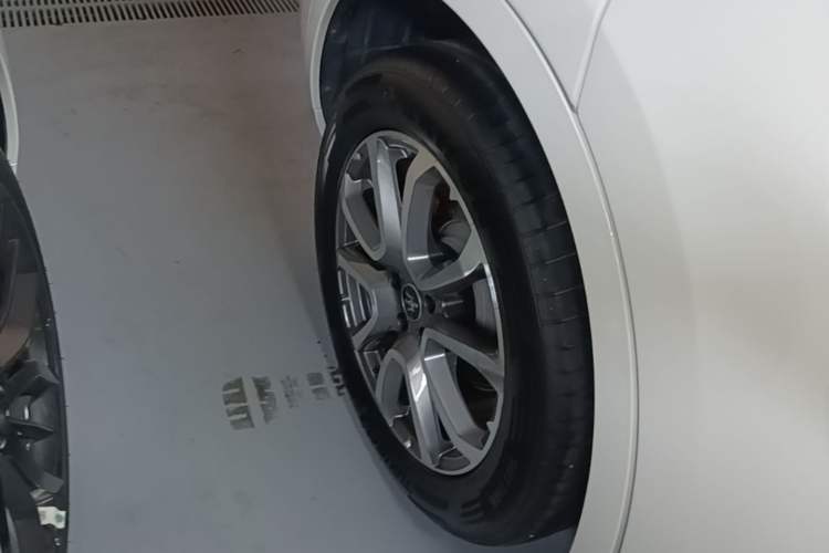 Used Maserati Levante 2022 2.0T GT Sharp Edition Right Rear Wheel Hub