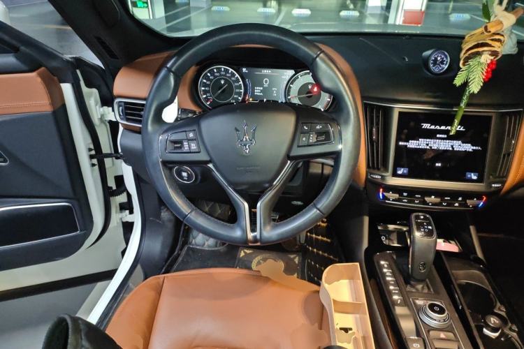 Used Maserati Levante 2022 2.0T GT Sharp Edition Steering Wheel