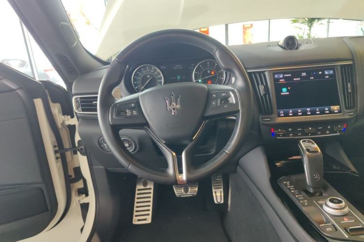 Used Maserati Levante 2022 2.0T GT Sharp Edition Steering Wheel