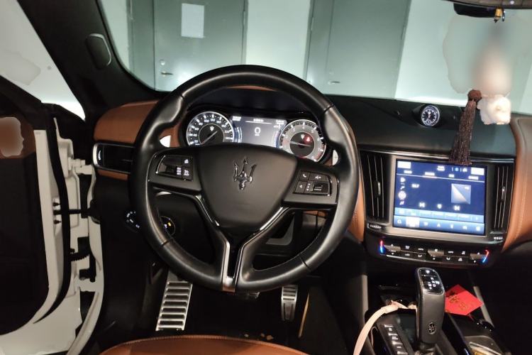 Used Maserati Levante 2022 2.0T GT Sharp Edition Steering Wheel