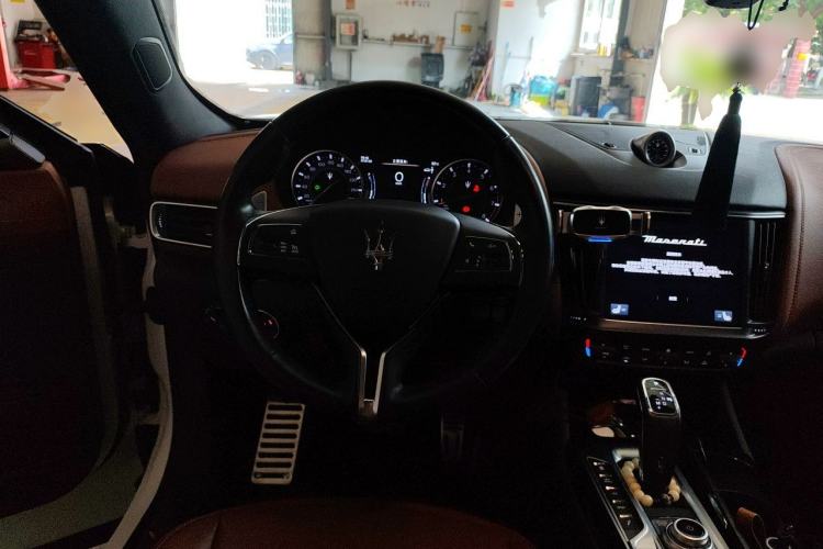Used Maserati Levante 2022 2.0T GT Sharp Edition Steering Wheel