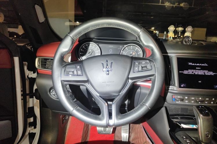 Used Maserati Levante 2022 2.0T GT Sharp Edition Steering Wheel