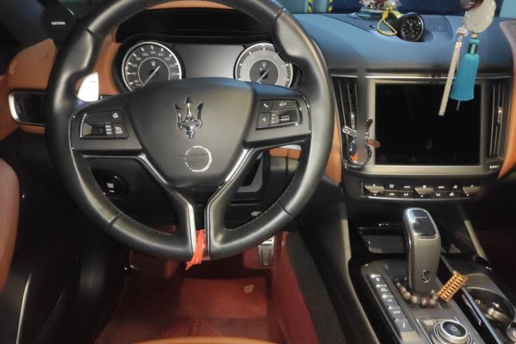 Used Maserati Levante 2022 2.0T GT Sharp Edition Steering Wheel