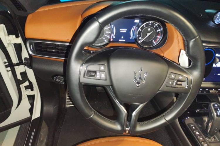 Used Maserati Levante 2022 2.0T GT Sharp Edition Steering Wheel