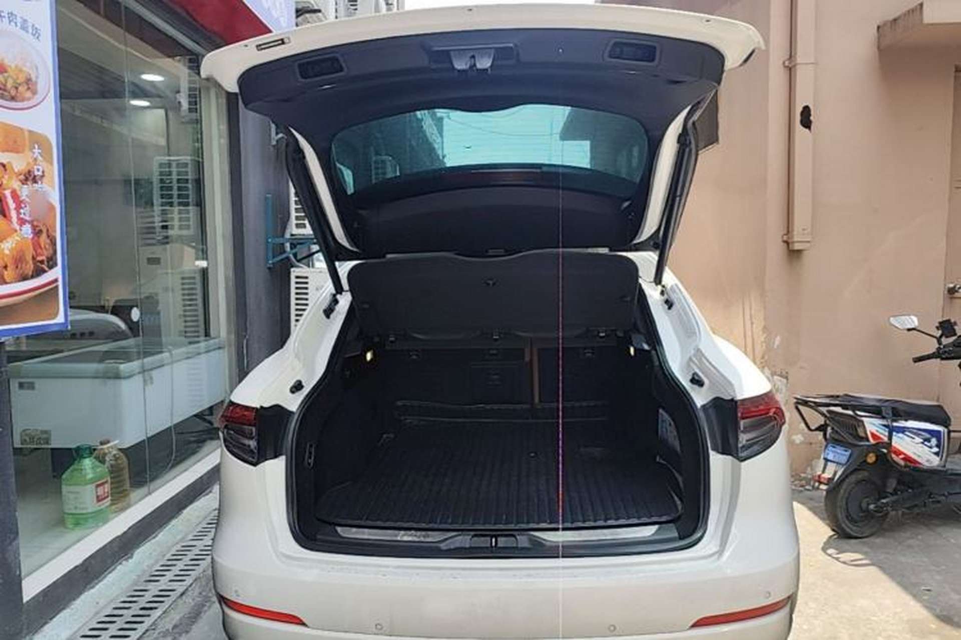 Used Maserati Levante 2022 2.0T GT Sharp Edition Trunk