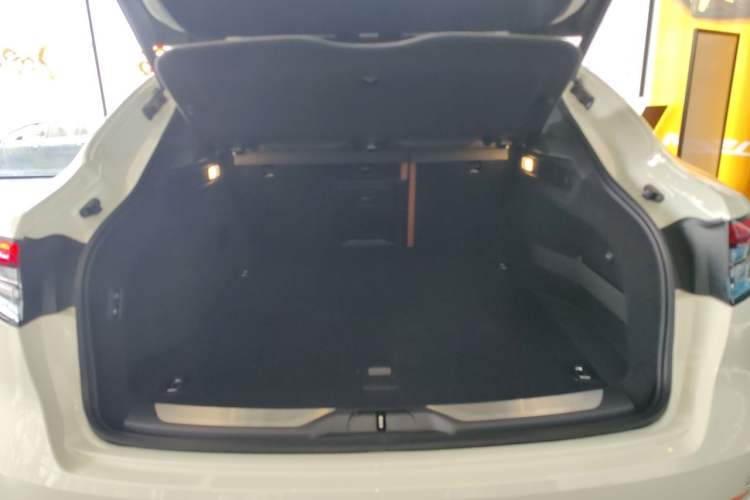 Used Maserati Levante 2022 2.0T GT Sharp Edition Trunk