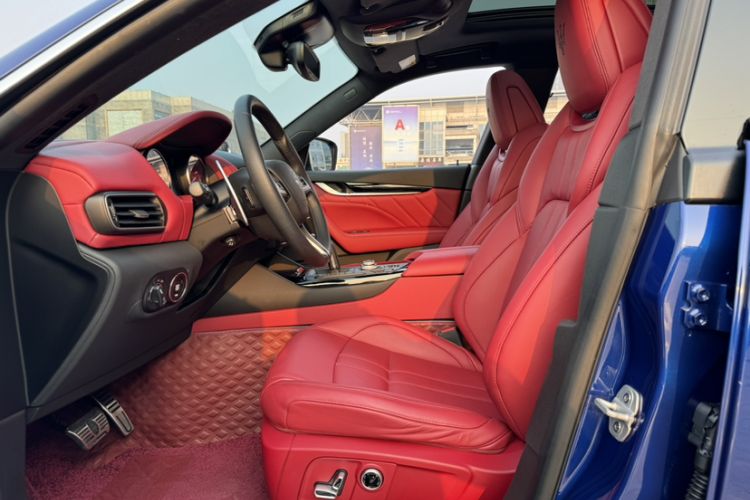 Used Maserati Levante 2023 3.0T Modena Interior 6