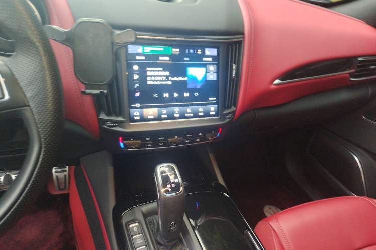 Used Maserati Levante 2023 3.0T Modena Audio And AC Panel