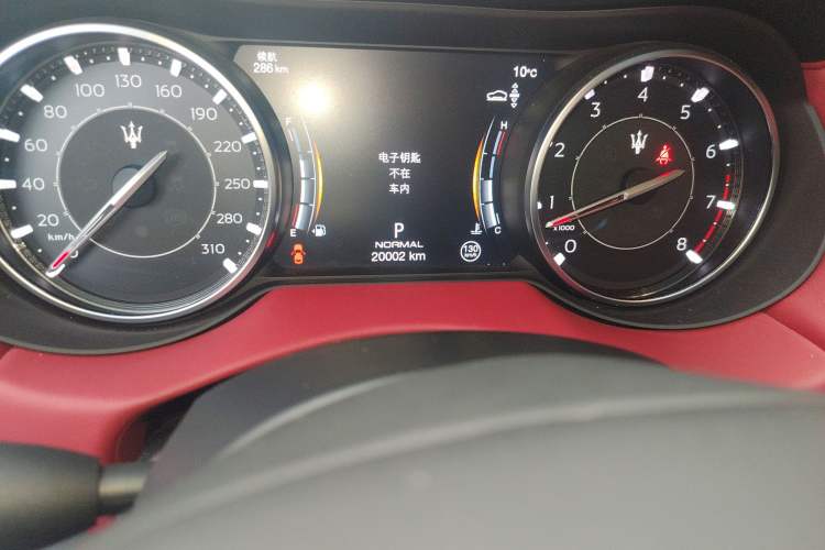 Used Maserati Levante 2023 3.0T Modena Odometer Close Up