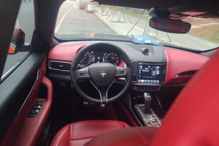 Used Maserati Levante 2023 3.0T Modena Steering Wheel
