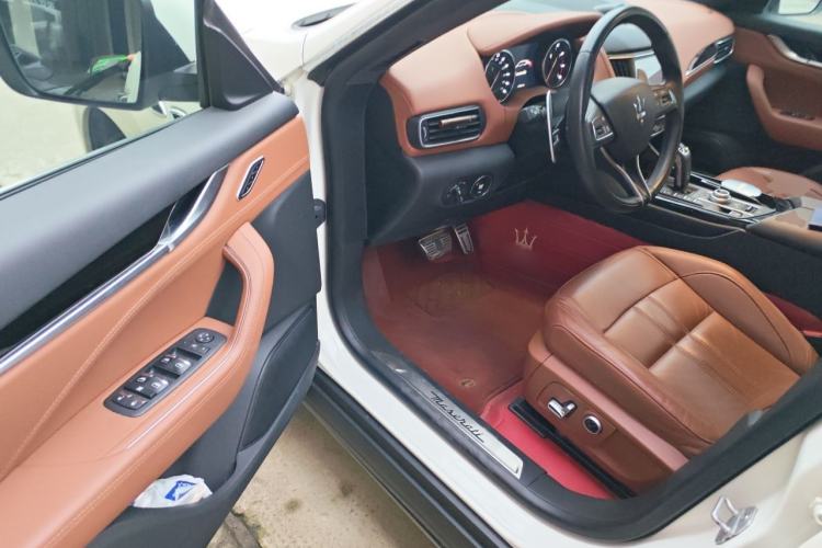 Used Maserati Levante 2023 3.0T Modena Driver Seat