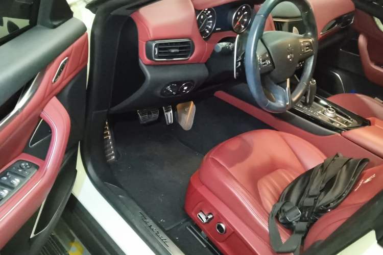 Used Maserati Levante 2023 2.0T GT Driver Seat