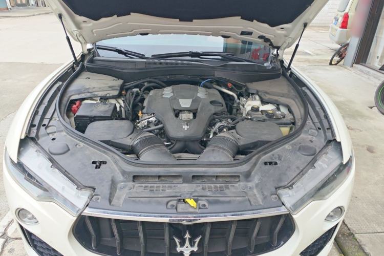 Used Maserati Levante 2023 3.0T Modena Engine Bay