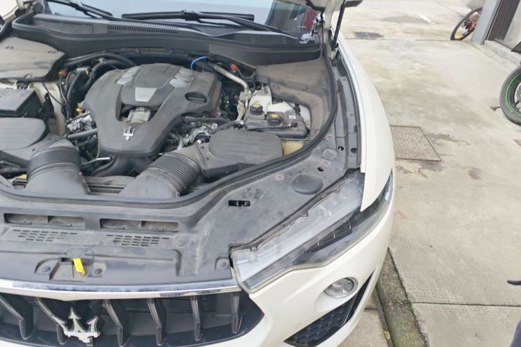 Used Maserati Levante 2023 3.0T Modena Engine Bay Left