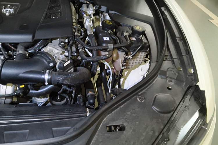 Used Maserati Levante 2023 2.0T GT Engine Bay Left
