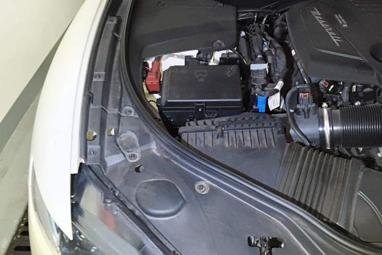 Used Maserati Levante 2023 2.0T GT Engine Bay Right