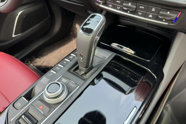 Used Maserati Levante 2023 3.0T Modena Interior 3