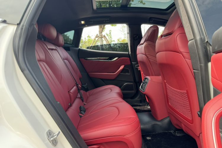 Used Maserati Levante 2023 3.0T Modena Interior 7
