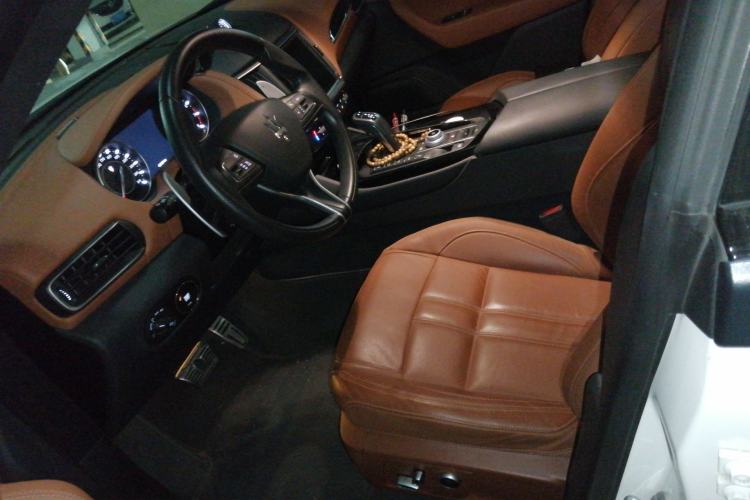 Used Maserati Levante 2023 3.0T Modena Left Front Seat