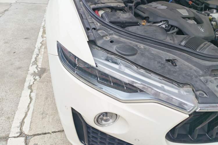 Used Maserati Levante 2023 3.0T Modena Right Front Headlight