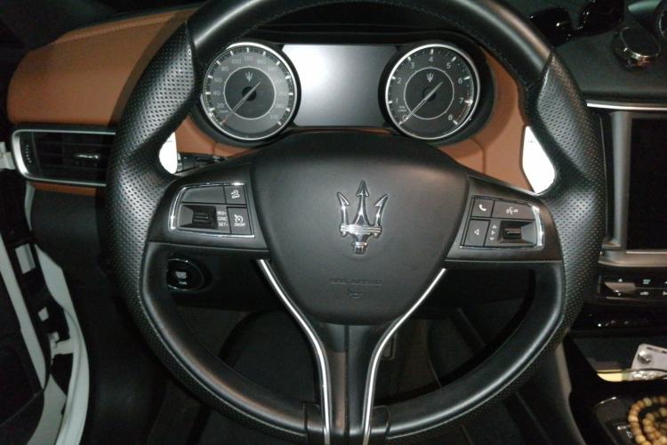 Used Maserati Levante 2023 3.0T Modena Steering Wheel