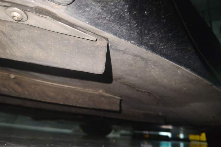 Used Maserati MC20 2023 3.0T Standard Edition Chassis Front Left