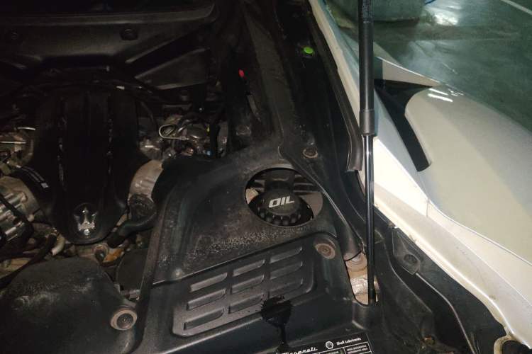 Used Maserati MC20 2023 3.0T Standard Edition Engine Bay Left