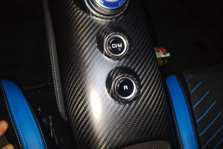 Used Maserati MC20 2023 3.0T Standard Edition Gear Lever