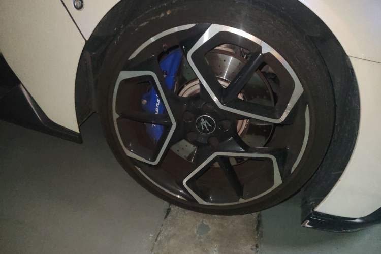 Used Maserati MC20 2023 3.0T Standard Edition Right Front Wheel Hub