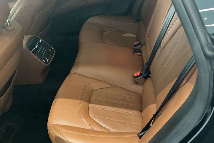 Used Maserati President 2013 3.0T Standard Model Interior 1