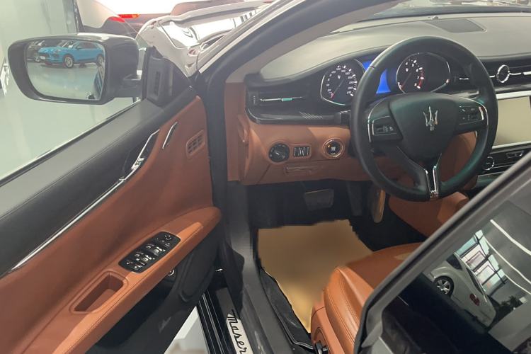 Used Maserati President 2013 3.0T Standard Model Interior 2