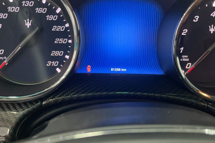 Used Maserati President 2013 3.0T Standard Model Odometer Close Up