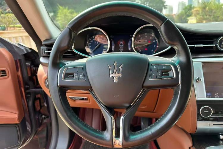 Used Maserati President 2015 3.0T Standard Model Interior 4