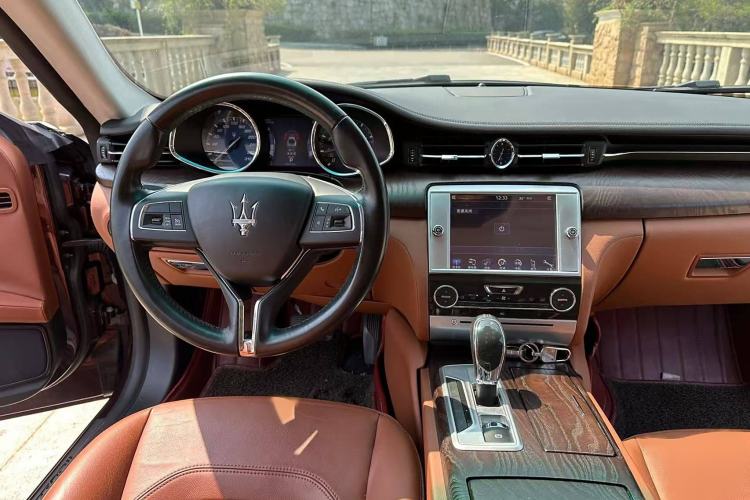 Used Maserati President 2015 3.0T Standard Model Interior 5