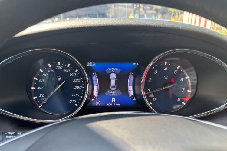 Used Maserati President 2017 3.0T Standard Model Odometer Close Up