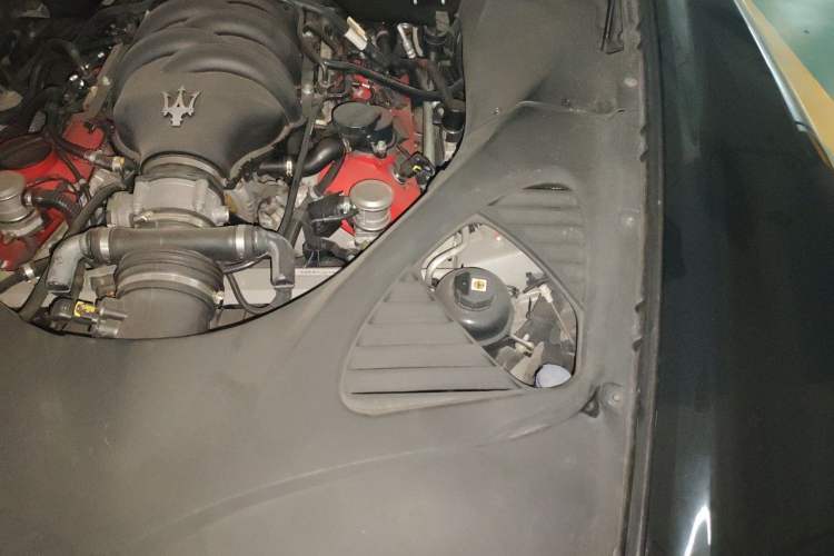 Used Maserati President 2008 4.7L Executive Edition Engine Bay Left