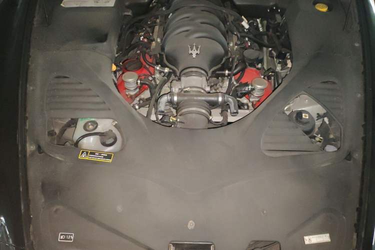 Used Maserati President 2008 4.7L Executive Edition Engine Bay