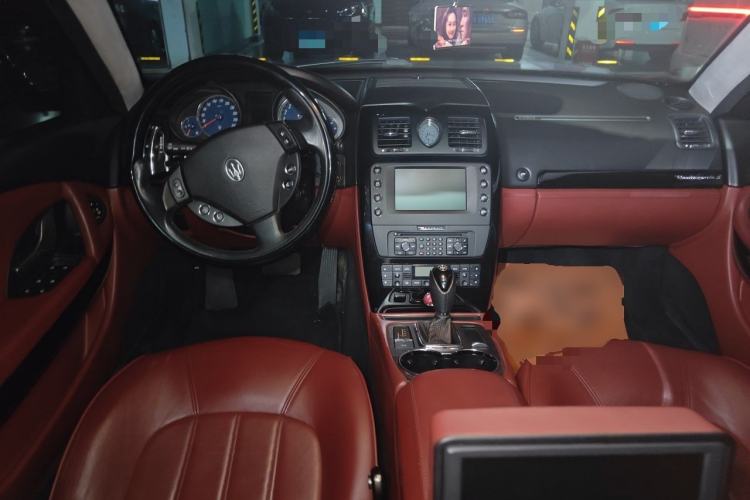 Used Maserati President 2010 4.7L Executive Edition Center Console