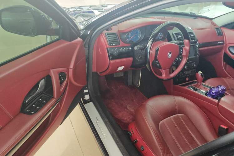 Used Maserati President 2010 4.2L Elite Edition Driver Seat