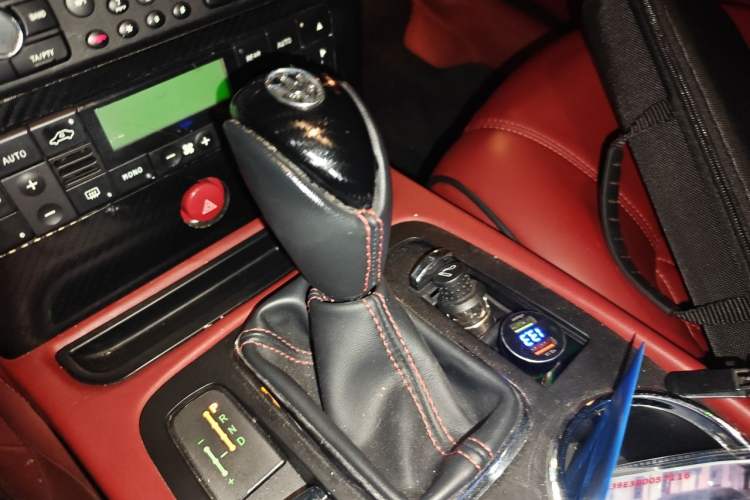 Used Maserati President 2010 4.7L Sport Edition Gear Lever