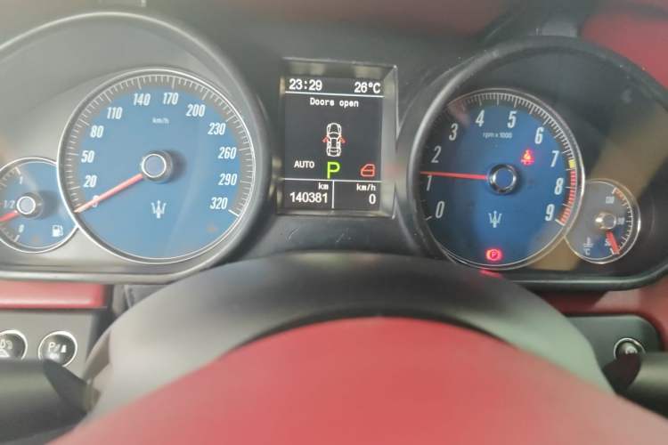 Used Maserati President 2010 4.2L Elite Edition Odometer Close Up