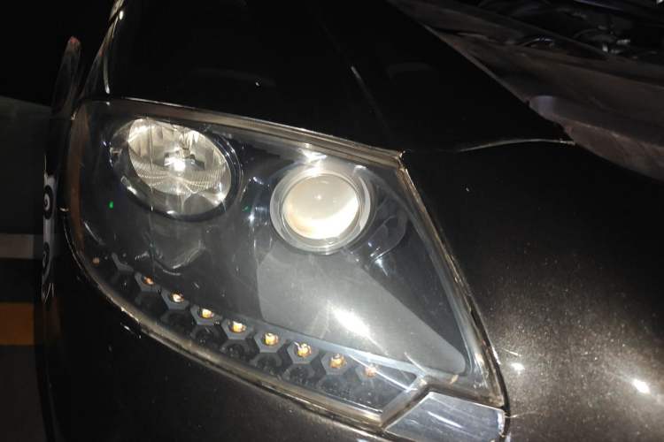 Used Maserati President 2010 4.7L Sport Edition Right Front Headlight
